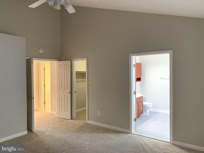 Building Photo - 3384 Governors Crest Ct