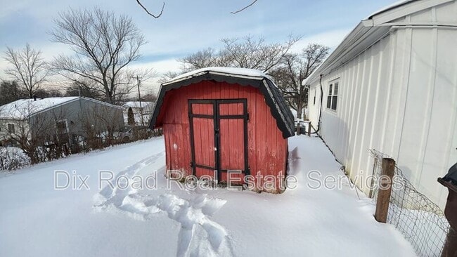 Building Photo - 10789 Sharondale Rd