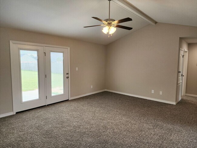 Building Photo - Corner lot 3/2 home in Elberta