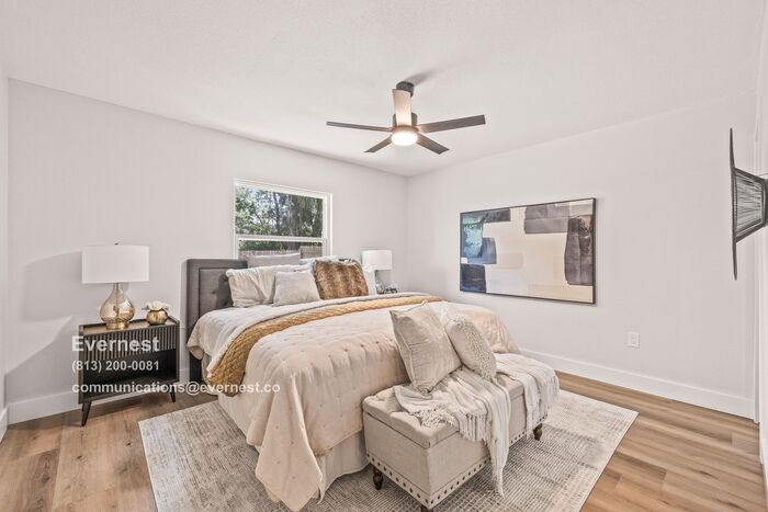 Building Photo - 5908 S Manhattan Ave