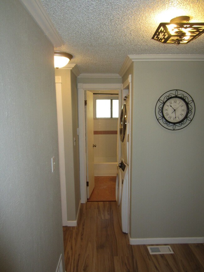 Building Photo - 2020 Salt Dr
