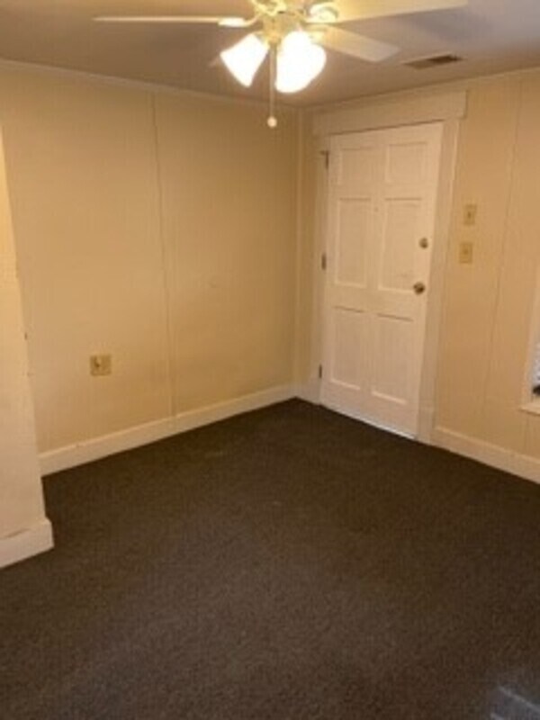 Building Photo - 1127 Lincoln Ave