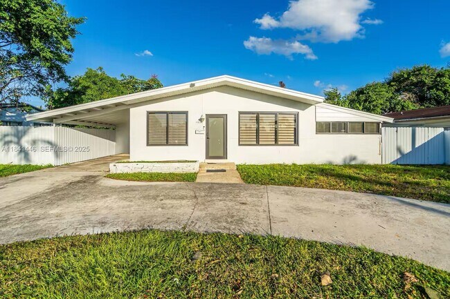 Building Photo - 17835 NE 6th Ave