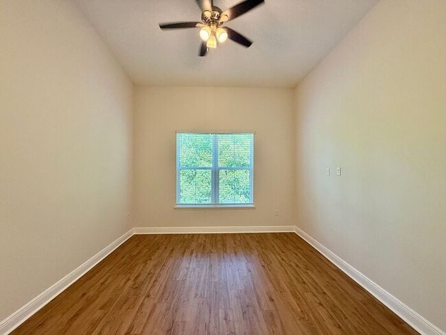 Building Photo - Gorgeous, Modern 2/2 Duplex in Orange City!