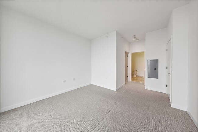 Building Photo - 1629 S Prairie Ave