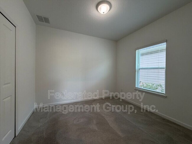 Building Photo - 2993 Crossfield Dr