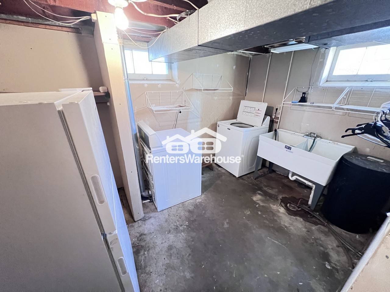 Building Photo - 2949 York Ave N