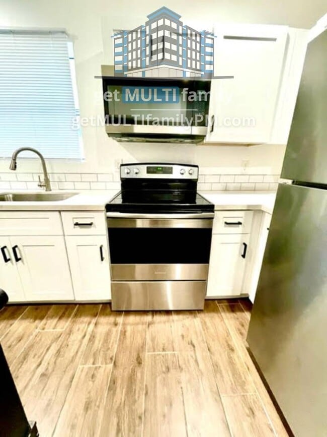 Building Photo - 1402 E McKinley St