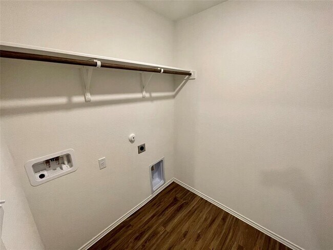 Building Photo - 107 Sophora Dr