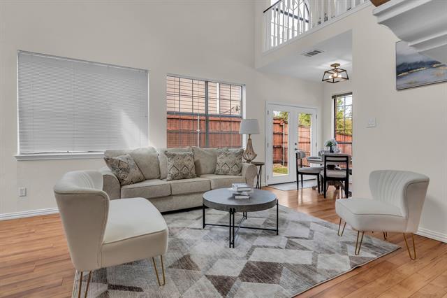 Building Photo - 903 Azalia Dr