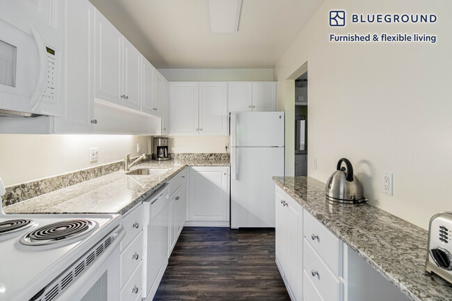 Building Photo - 1510 Oak Creek Dr