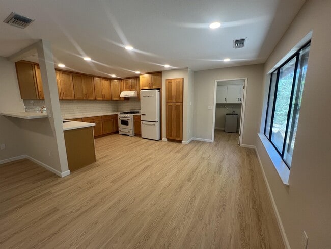 Building Photo - 41256 Sky Vista Pl