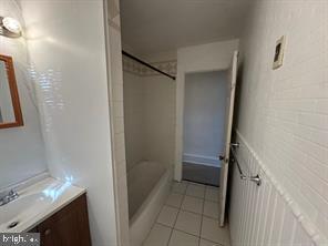 Building Photo - 1016 W Main St