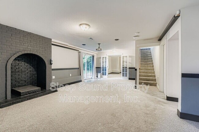Building Photo - 4817 NE Holman St