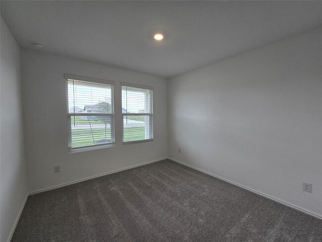 Building Photo - 12920 Eastland Dr