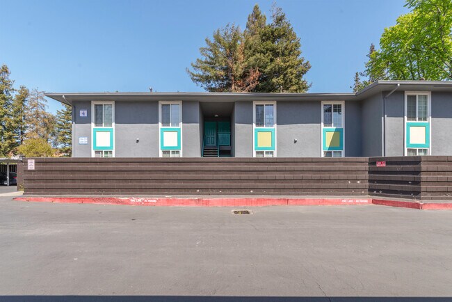 Building Photo - 37800 Camden St