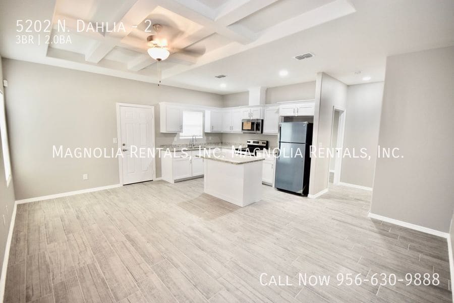 Building Photo - 5202 N Dahlia St