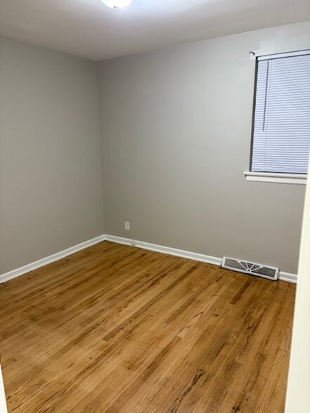 Building Photo - 12723 S Justine St