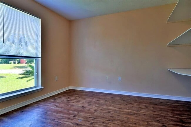 Building Photo - 160 S Cherrywood Ln