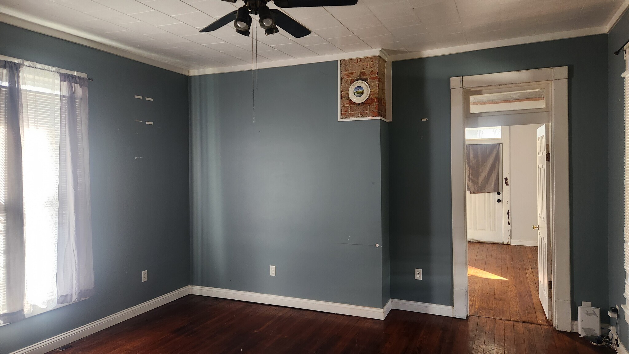 Building Photo - 105 Cedar St