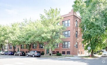 Building Photo - Bowmanville Top Floor Two Bed/One Bath ~ P...