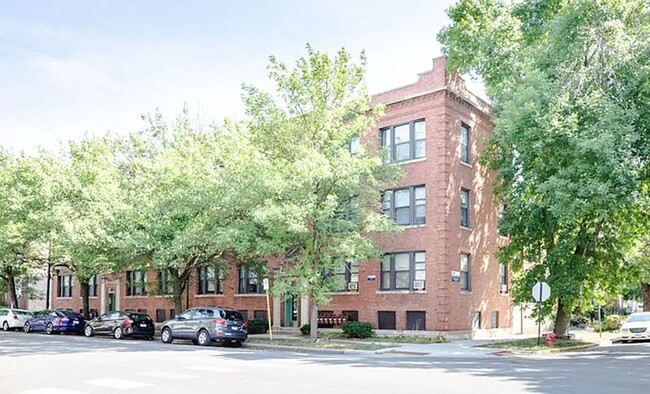 Primary Photo - Bowmanville Top Floor Two Bed/One Bath ~ P...