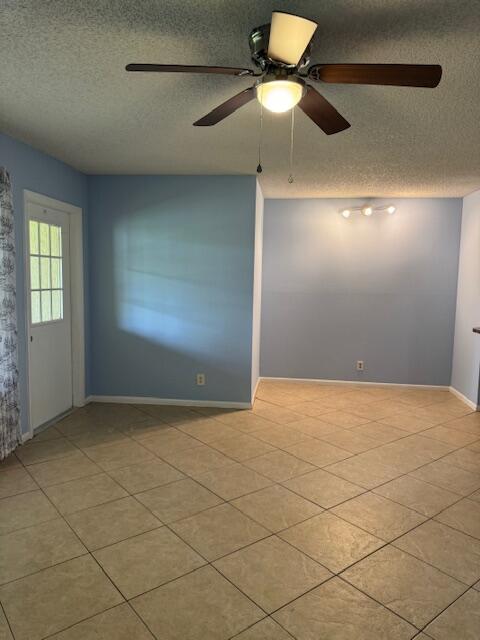 Building Photo - 539 Shady Pine Way