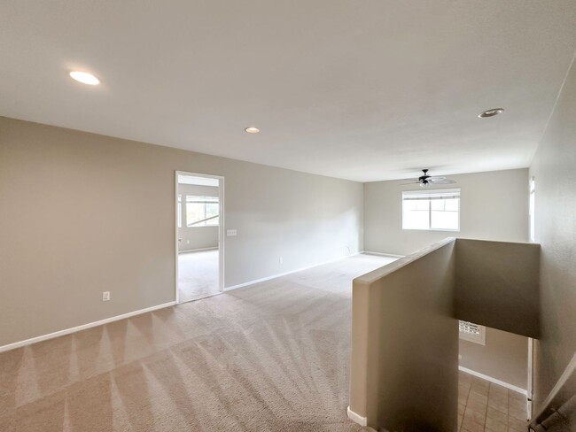 Building Photo - Large 4 bedroom + LOFT Home in Murrieta Fo...