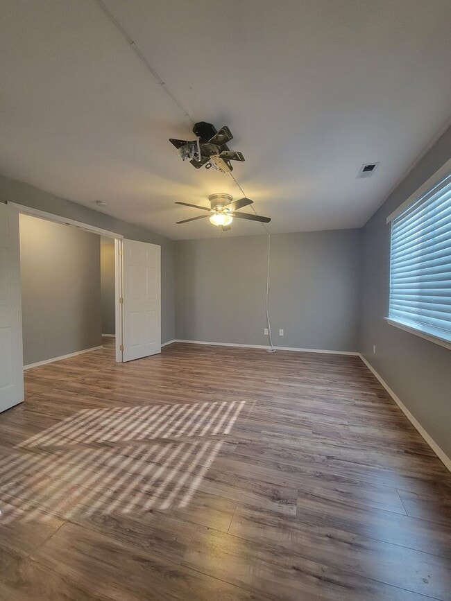 Building Photo - Newly Listed Home Close to Joint Base Lewis-McChord