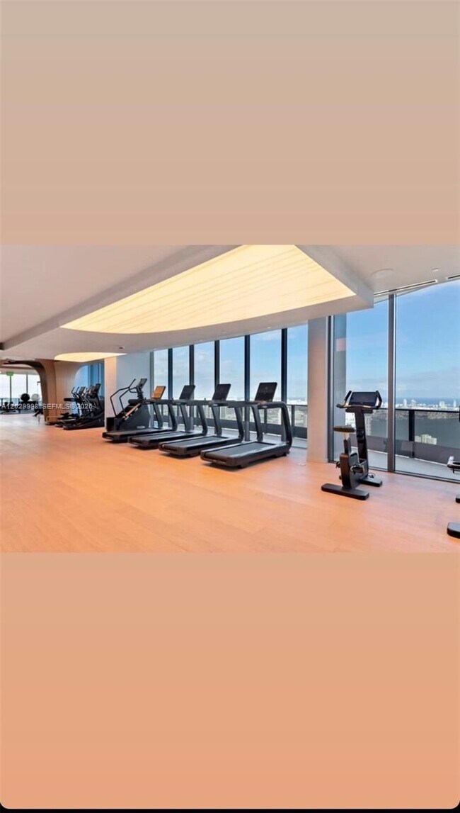Building Photo - 1000 Brickell Plaza