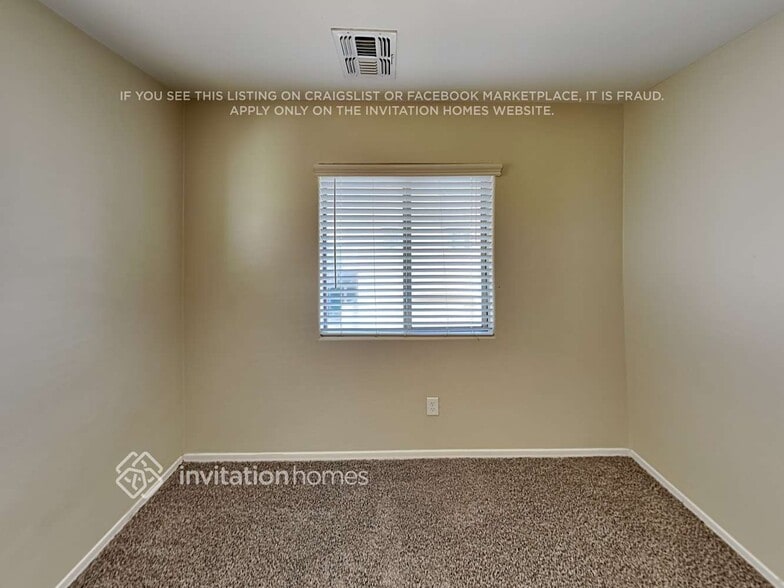 Building Photo - 4648 E Laurel Ave