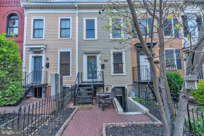 Building Photo - 1526 8th St NW