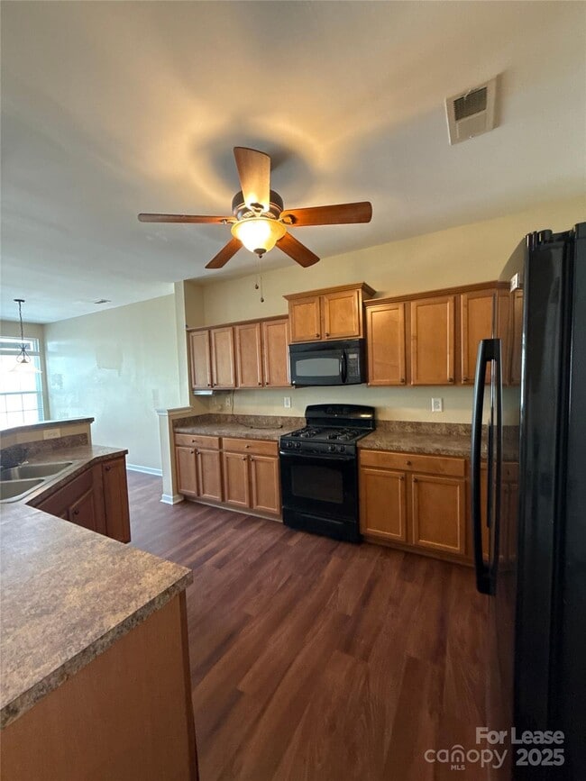 Building Photo - 3819 Balsam St