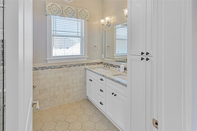 Building Photo - 2611 Avenue Q