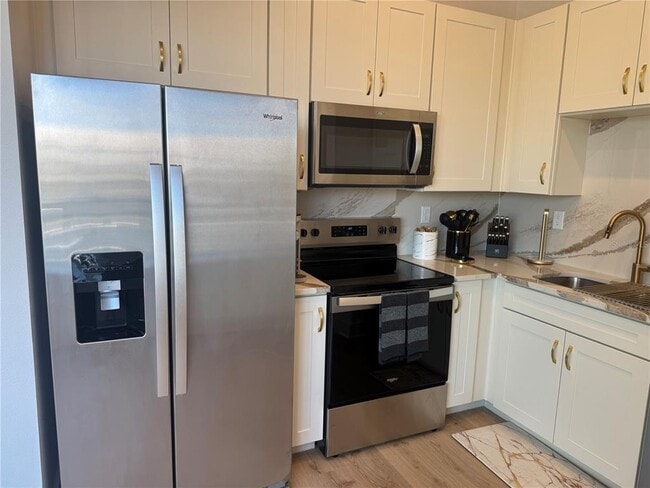 Building Photo - 798 TETBURY Lp