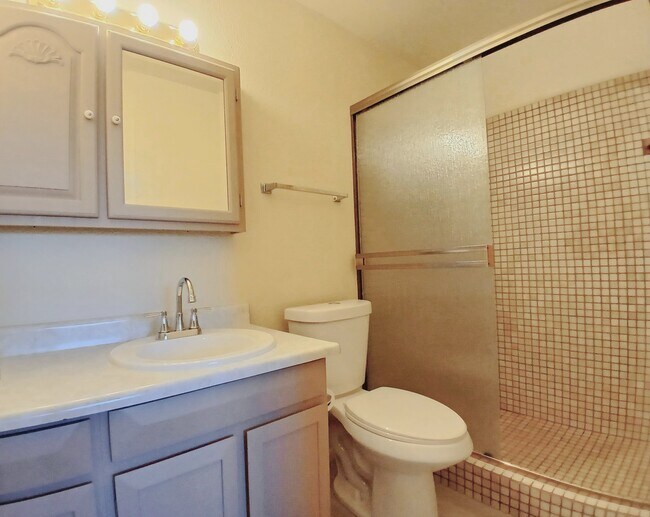 Building Photo - 3515 E Cortez St