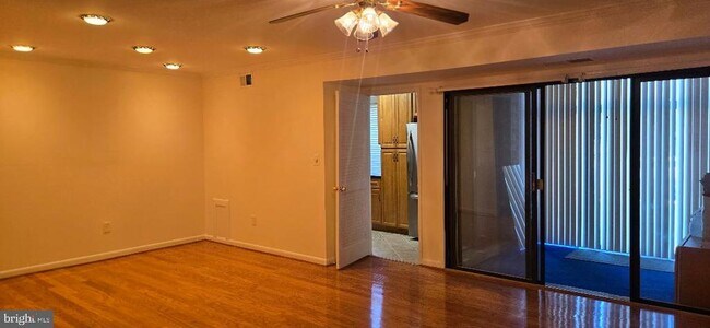 Building Photo - 5484 Cedar Ln