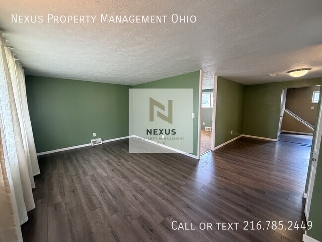 Building Photo - 6475 Sandfield Dr