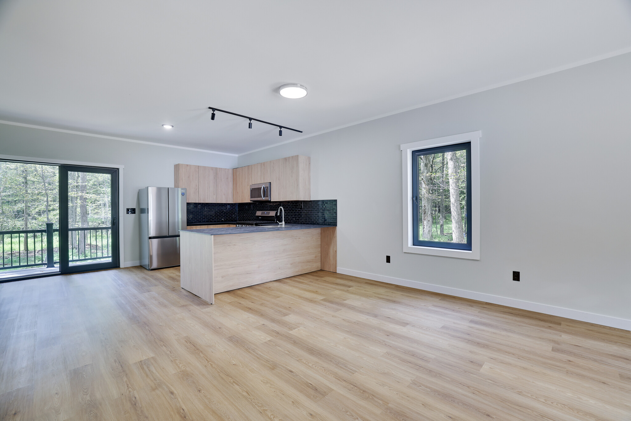 Building Photo - 1540 Lake Ln