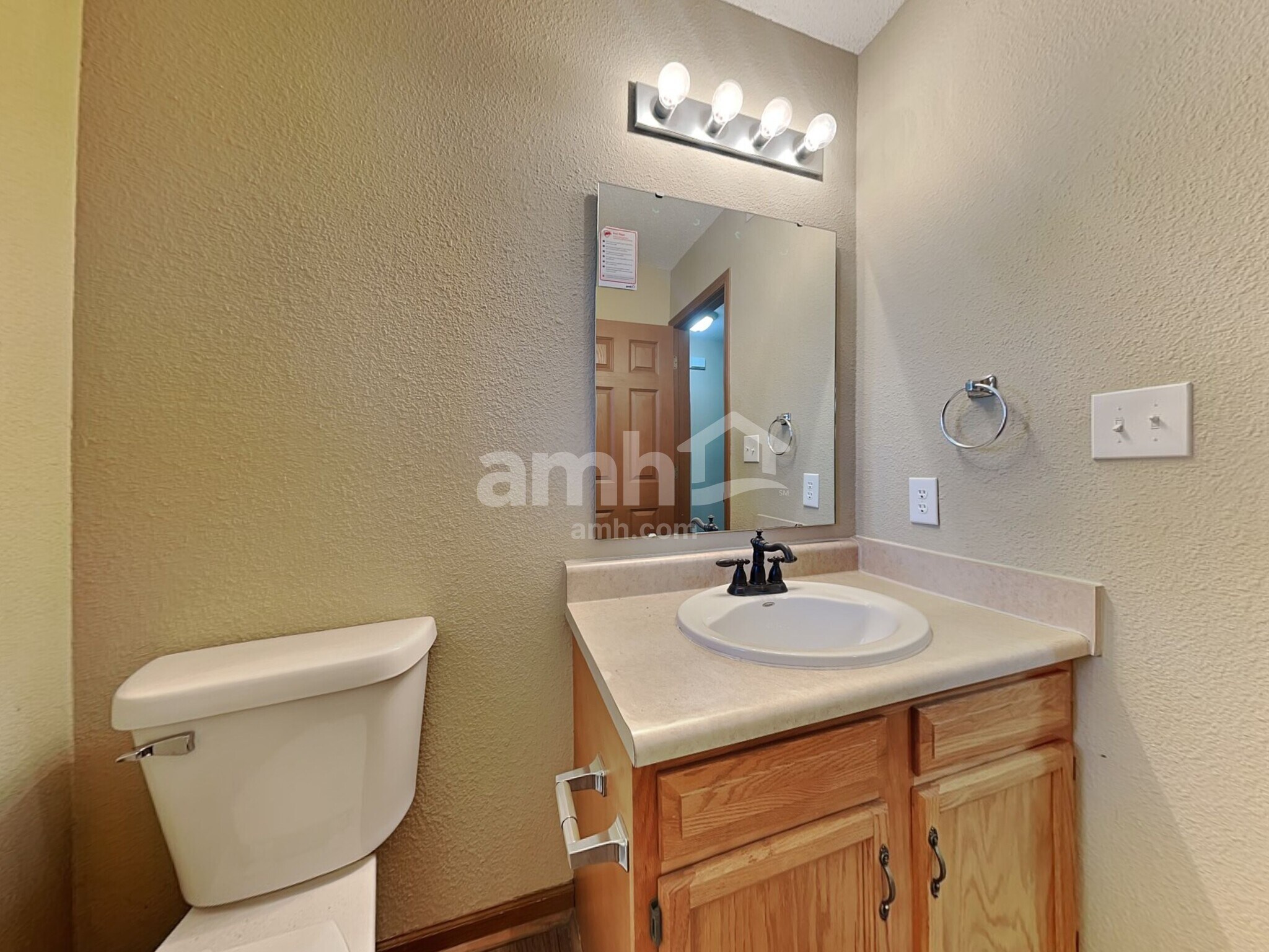 Building Photo - 6044 Draycott Dr