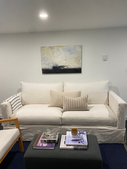 Building Photo - 2216 E Roanoke St