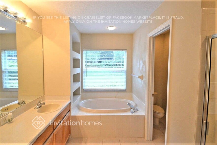 Building Photo - 10142 Whisper Pointe Dr
