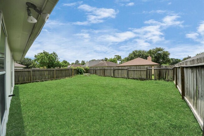 Building Photo - 24311 Hard Wood Dr