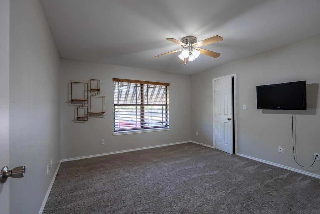 Building Photo - 6013 Stratford Ave