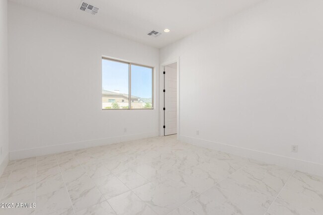 Building Photo - 12469 N 93rd Way