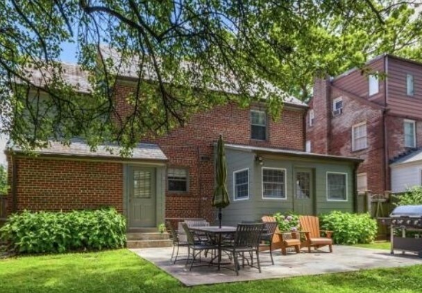 large fenced backyard - 2825 Northampton St NW