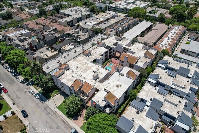 Building Photo - 1325 Valley View Rd