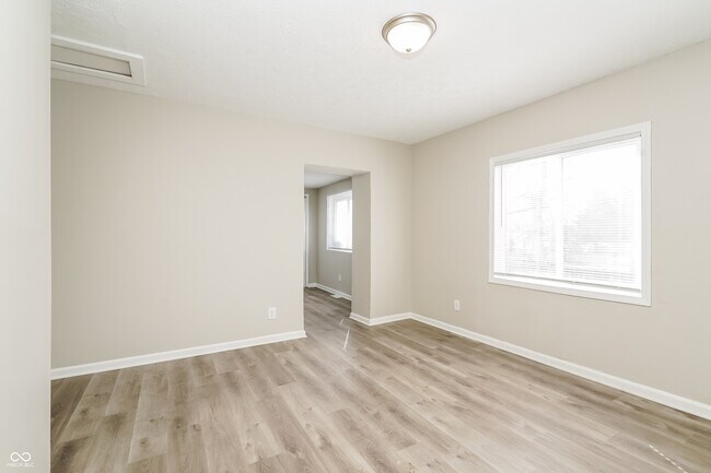 Building Photo - 3050 S Roena St