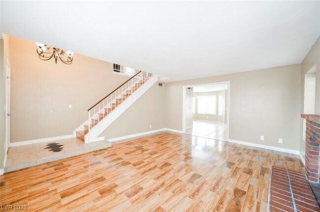 Building Photo - 109 Elegante Way