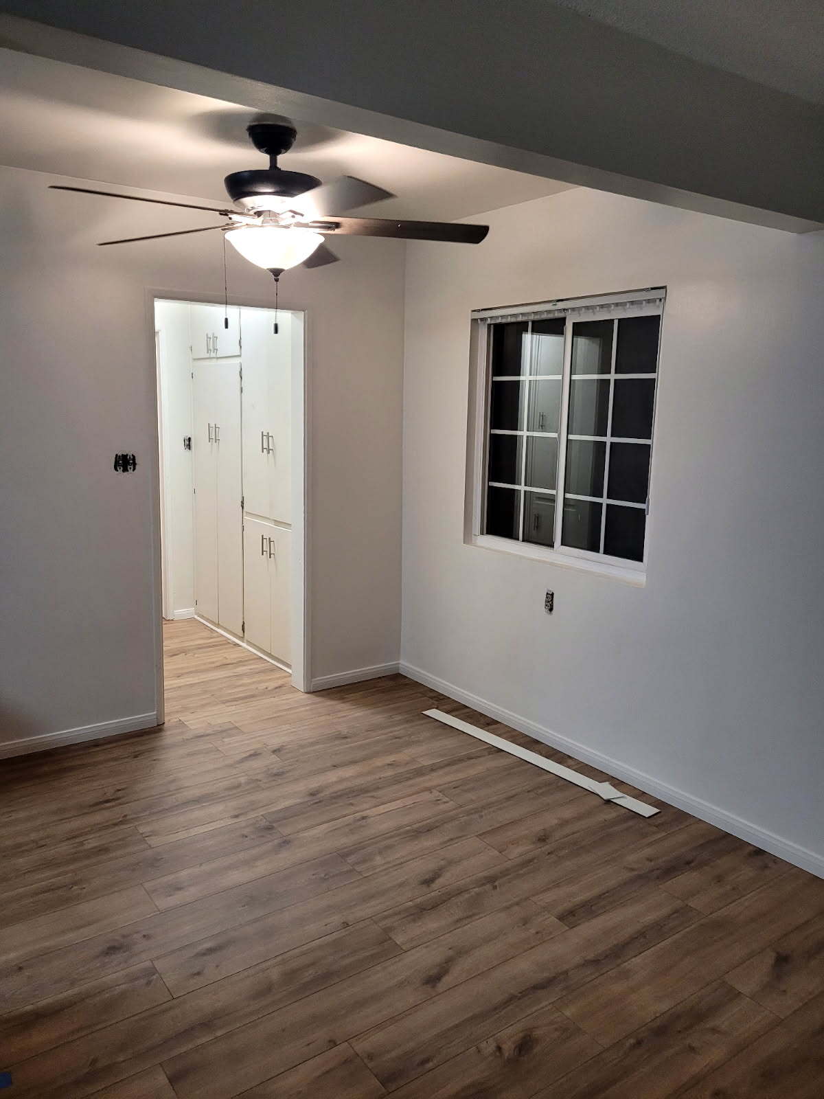 Building Photo - 200 N Cedar Ave